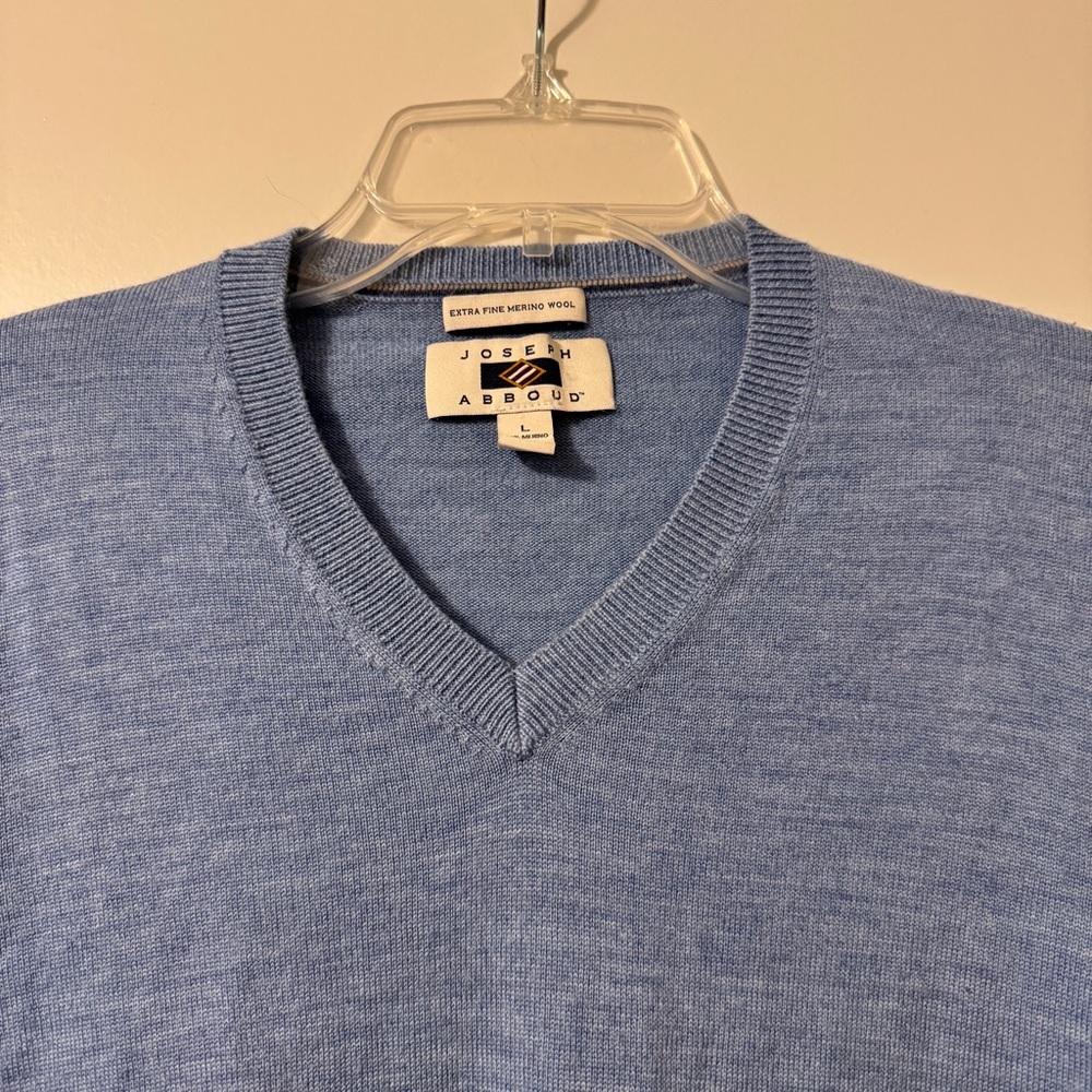 Joseph Abboud Men's Light Blue V-Neck Sweater